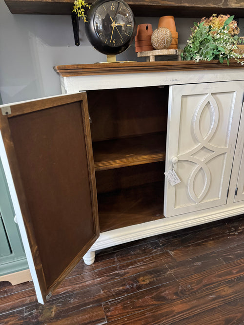 Moore Solid White Buffett